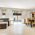 Sunnyvillas: 3br Family Villa☆private Pool Feriehus
