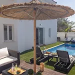 Sunnyvillas: 3br Family Villa☆private Pool Protaras