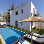 Holiday home Sunnyvillas: 3br Family Villa☆private Pool