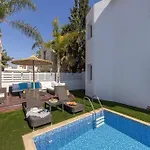 Sunnyvillas: 3br Family Villa☆private Pool Holiday home