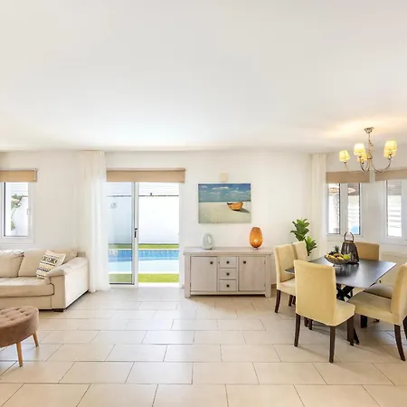 Sunnyvillas: 3br Family Villa☆private Pool Semesterbostad *