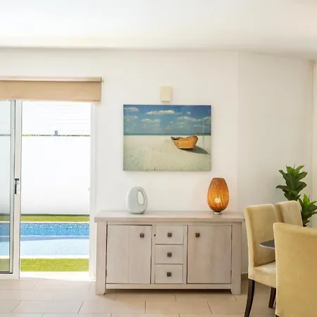 Sunnyvillas: 3br Family Villa☆private Pool Protaras