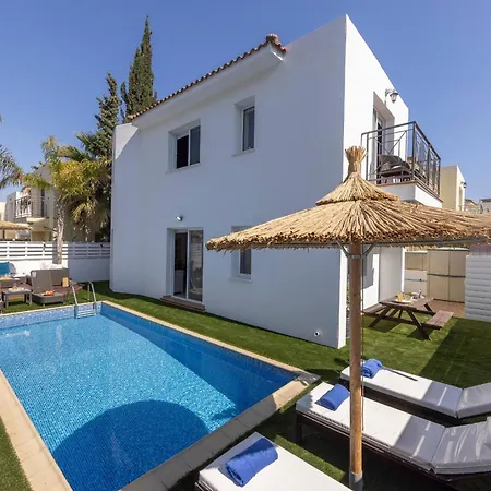 Semesterbostad Sunnyvillas: 3br Family Villa☆private Pool