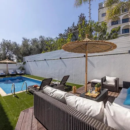 Semesterbostad Sunnyvillas: 3br Family Villa☆private Pool